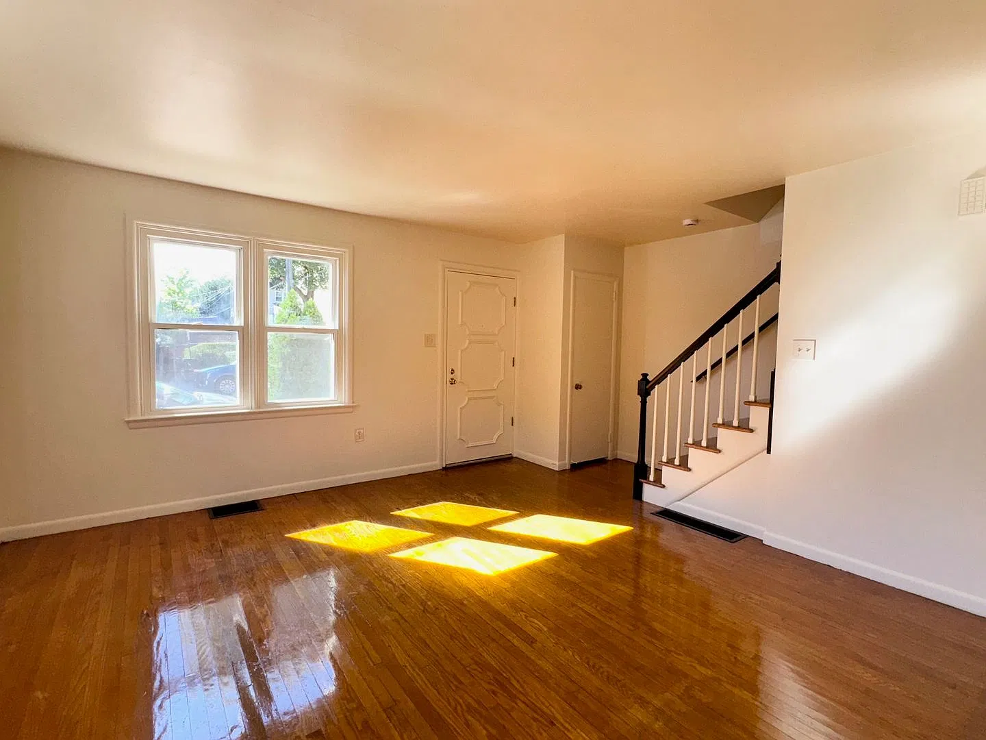 3 Bedroom Townhome — Photo 2