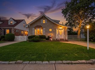 2320 Saratoga Street, Oceanside, NY 11572