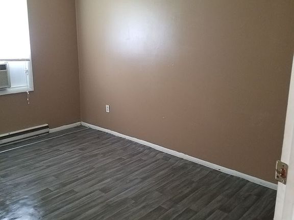 5th image of 112 Dale St APT 05