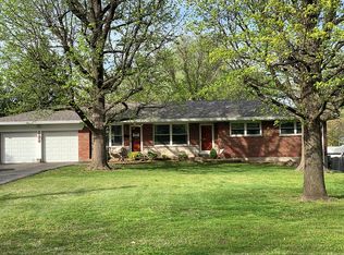315 Utz Ln, Hazelwood, MO 63042