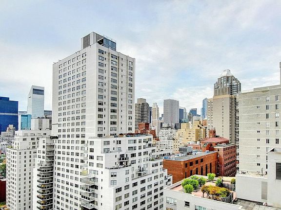 5th image of 304 E 65th St APT 21B