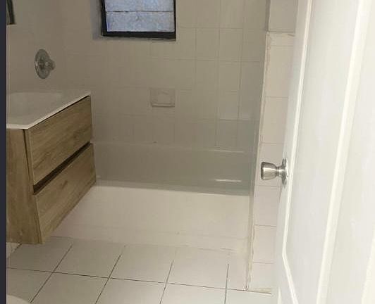 4th image of 5008 Palisade Ave APT D3