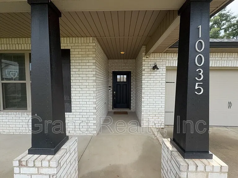 10035 Tuscan Ct — Photo 2