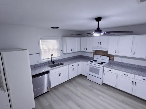 1190 Hazel St, Akron, OH 44305