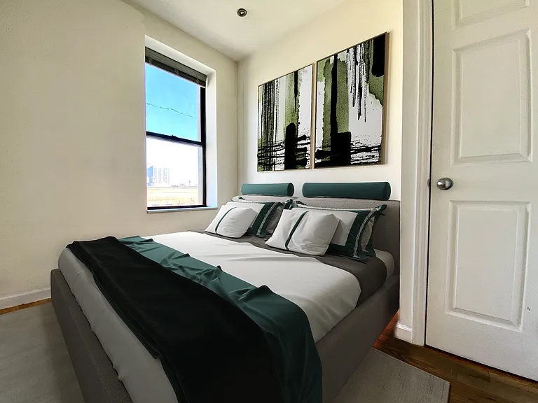 933 Amsterdam Ave #6E — Photo 3