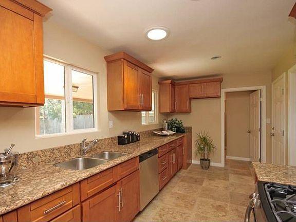4th image of 3019 Arden Way