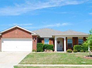 1415 Feather Crest Dr, Krum, TX 76249