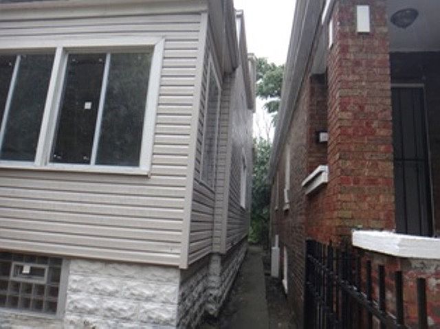 2nd image of 6745 S Honore St