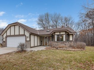 2037 Helmo Ave N, Oakdale, MN 55128