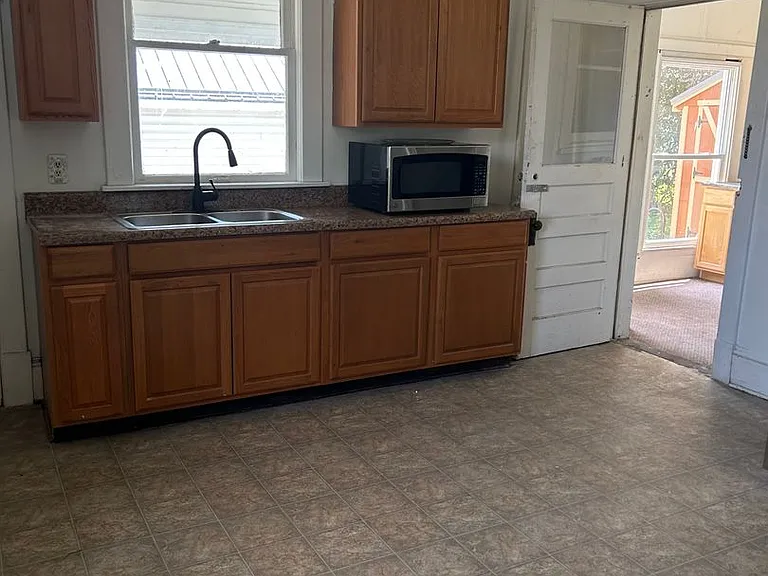1205 Downey St — Photo 5