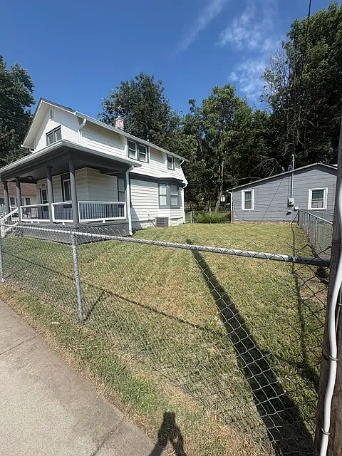 2 bed, 1216 sqft, $1,225 — Photo 2
