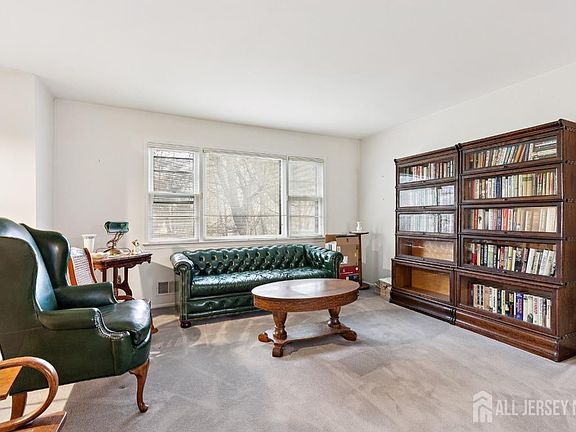 2nd image of 18 Rachele Ct