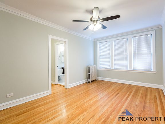 2nd image of 911 915 919 W Oakdale Ave #915-E1