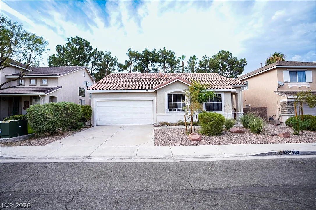 3 bed, 2.0 bath, 1400 sqft, $1,900 — Photo 1