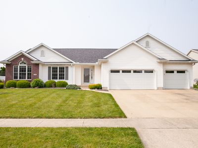 103 Kendahl Ct, Hudson, IL, 61748