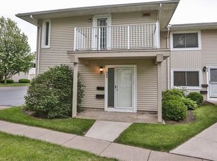 900 Eastbrooke Ln, Rochester, NY 14618