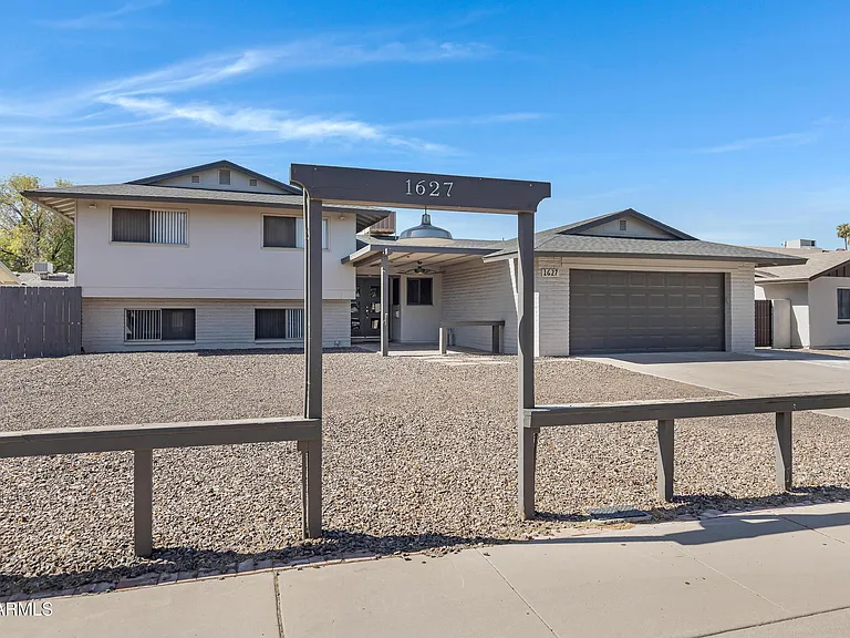 1627 E Fremont Dr — Photo 8