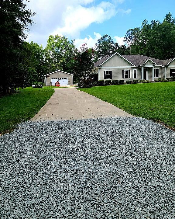 2nd image of 4400 Cripple Creek Rd