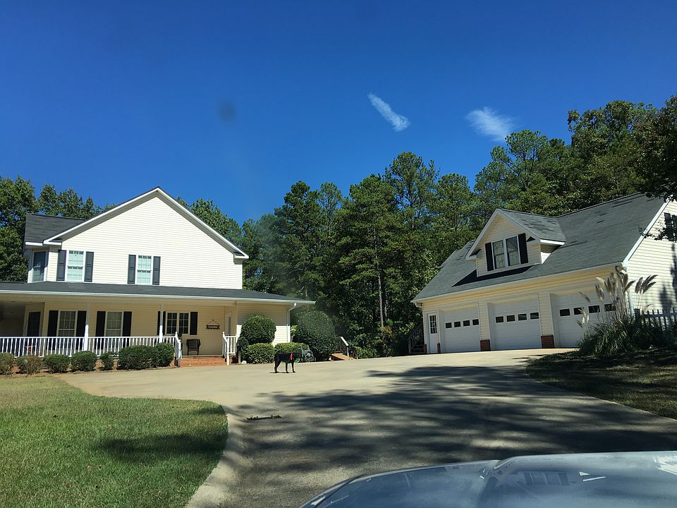 2nd image of 1268 Country Club Ln