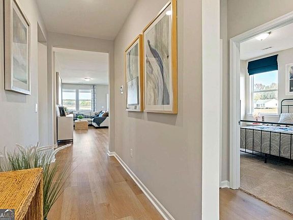 2nd image of 101 Buttercup Pl