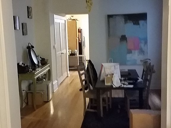 4th image of 1025 W Diversey Pkwy