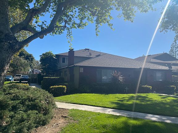 3rd image of 342 E Briardale Ave #1