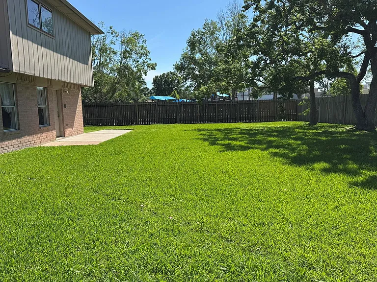 5614 Country Green St — Photo 32