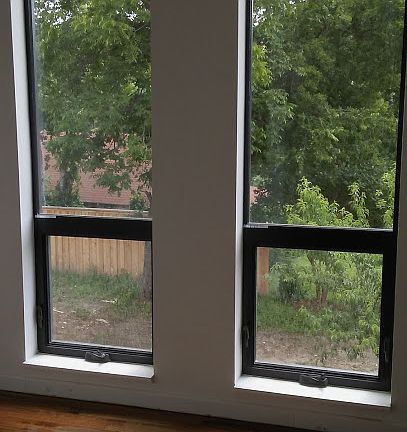 3rd image of 2422 Throckmorton St