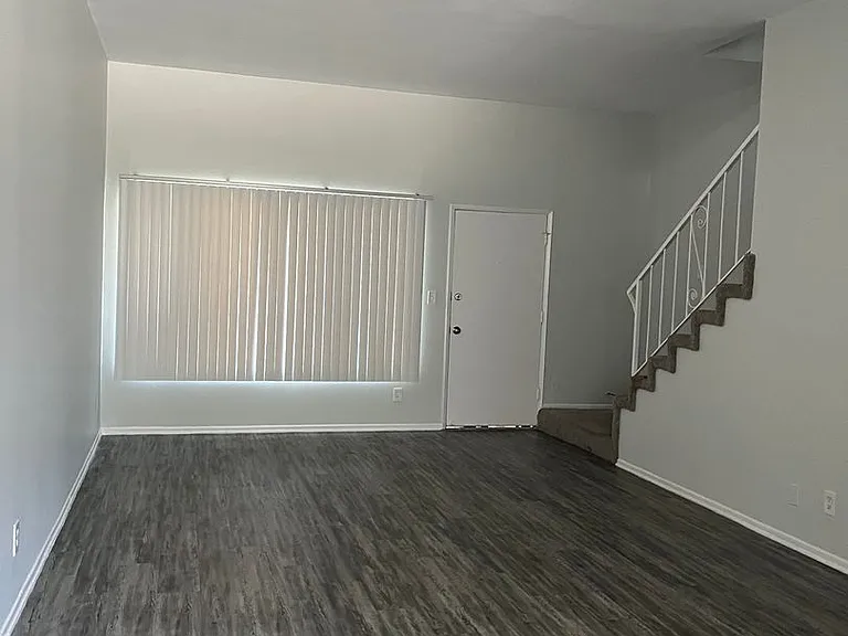 18411 Vincennes Street — Photo 64