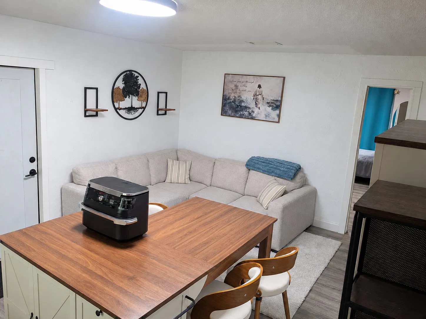 1 bed, 450 sqft, $1,650 — Photo 3
