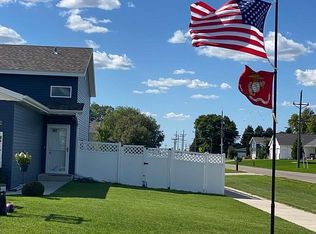 102 Sheyenne St, Kindred, ND 58051