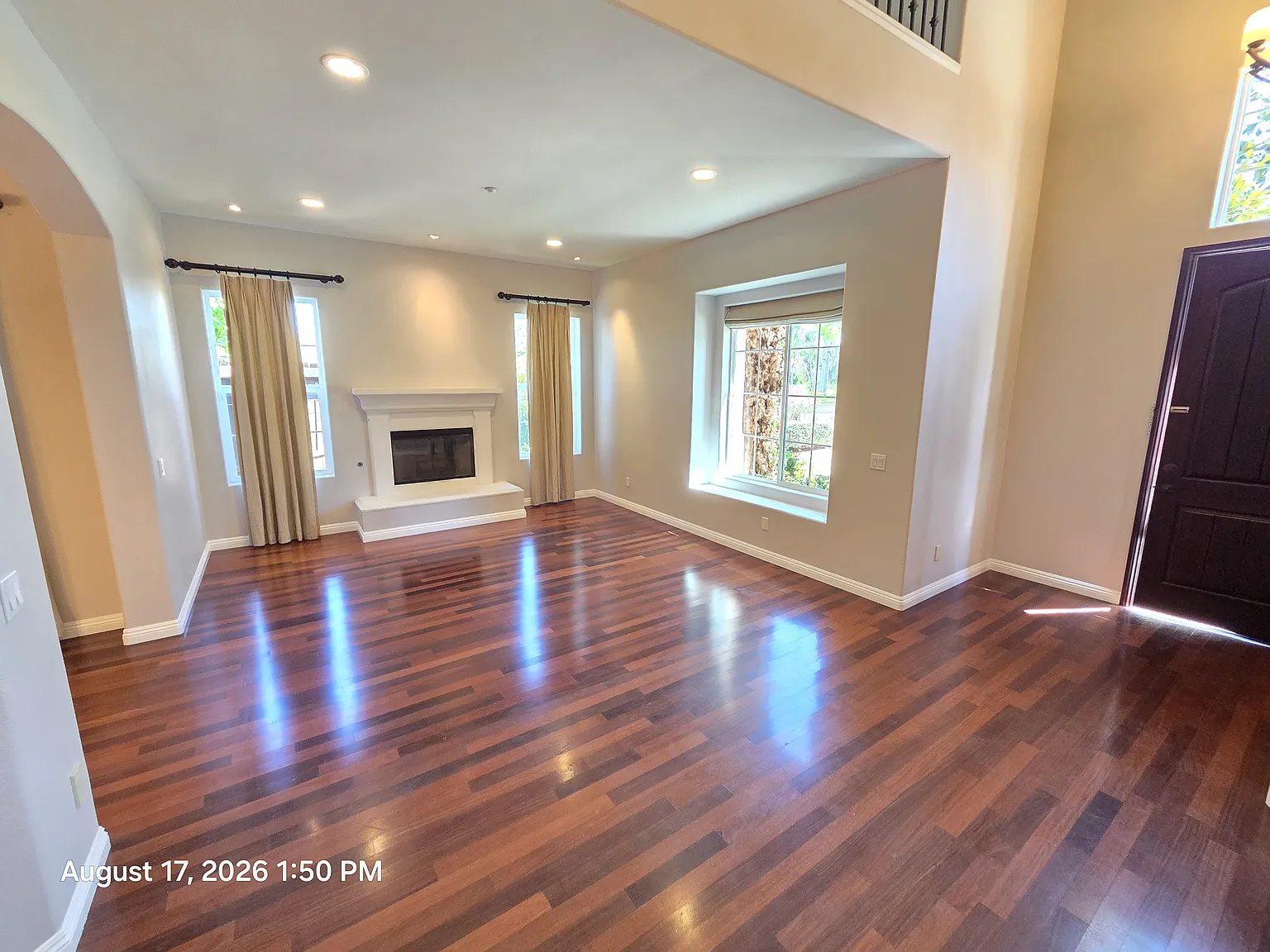 4 bed, 2.5 bath, 2600 sqft, $6,350 — Photo 4