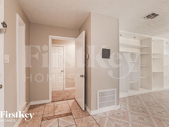 2nd image of 4610 Anice St
