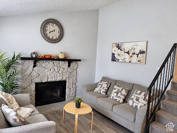 5th image of 2650 S Melville Dr W