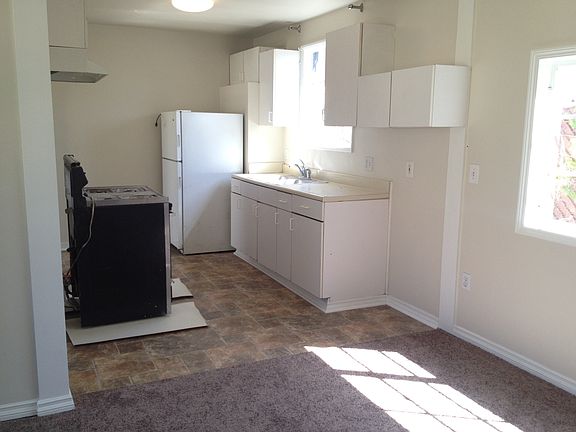 3rd image of 1831 Gardena Ave