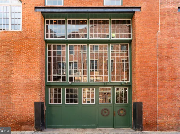 130 N Bread St #404, Philadelphia, PA 19106