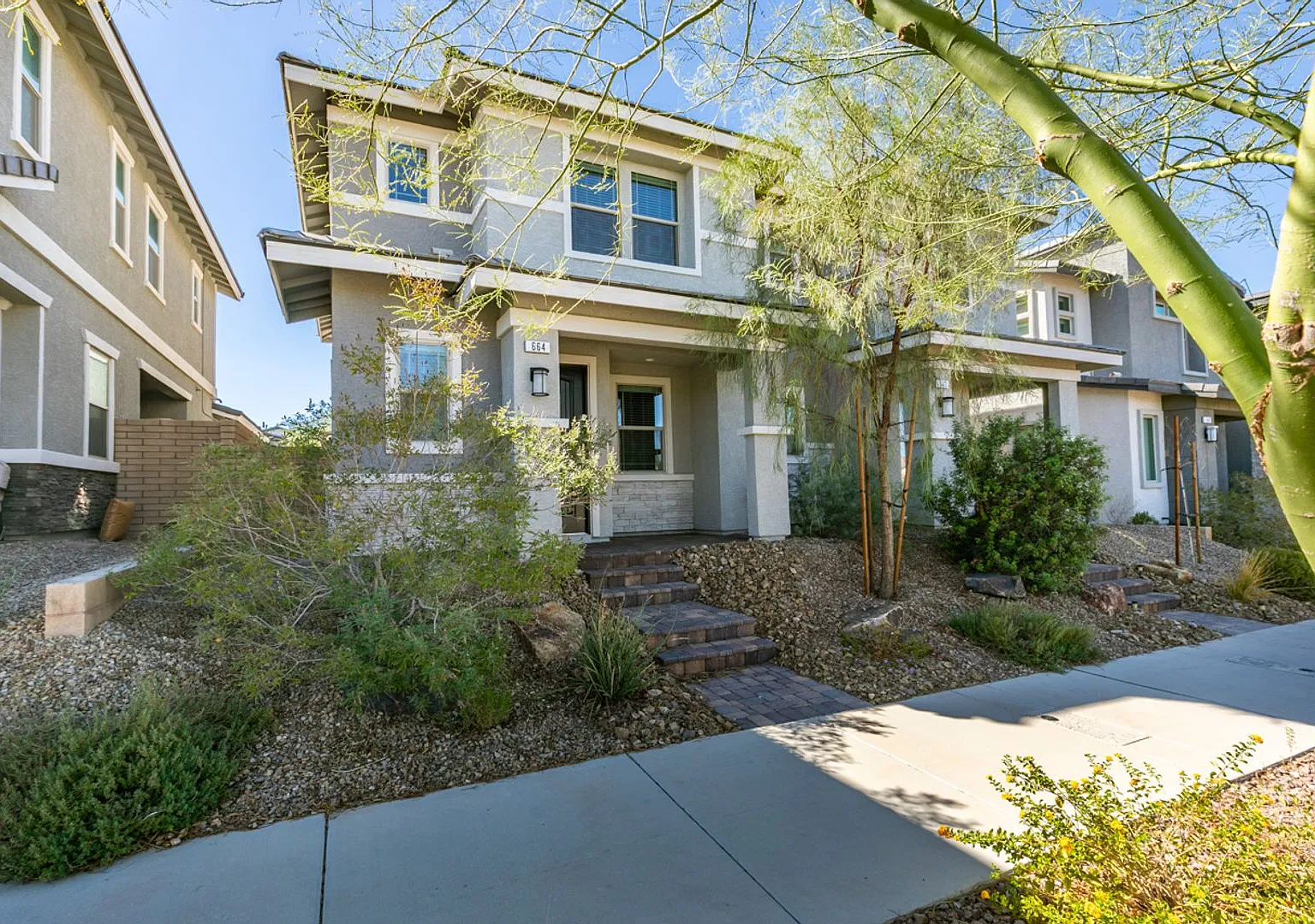 Beautiful Brownstone-Style Townhome in Cadence with Modern Finishes, Private Courtyard & Fantasti... — Photo 2