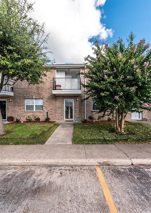 1st image of 11899 Algonquin Dr #13
