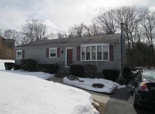 8 Oakwood Dr, Randolph, MA 02368