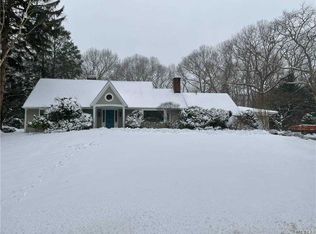 1574 Laurel Hollow Rd, Syosset, NY 11791