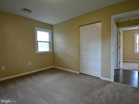 5th image of 502 Glenn Ave