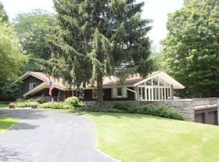 11033 N Crestline Rd, Mequon, WI 53092