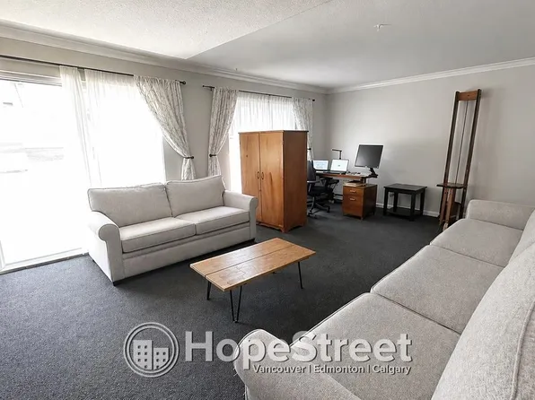 3980 Inlet Cres #306, North Vancouver, BC V7G 2P9