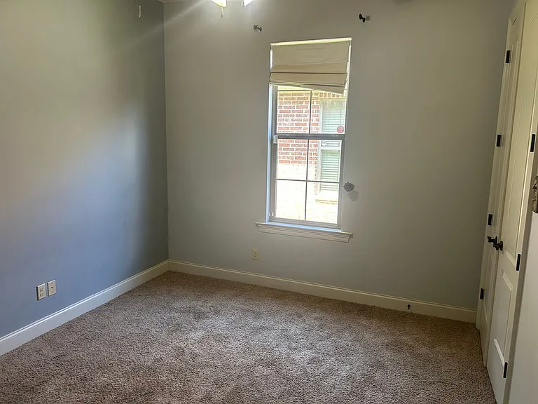 303 Annabelle Ln — Photo 9