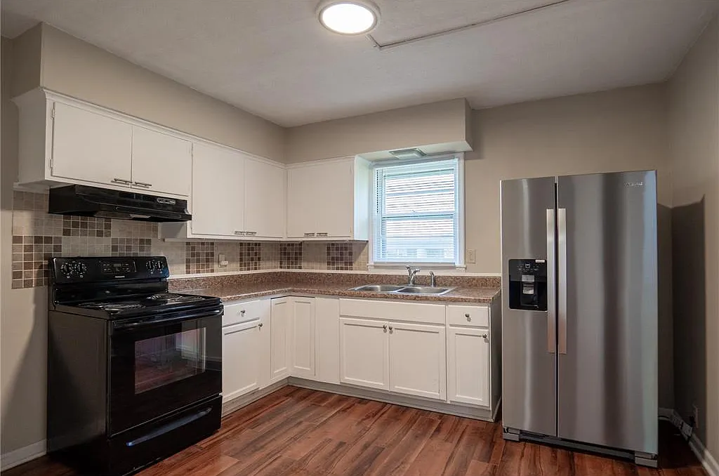 3 bed, 997 sqft, $1,850 — Photo 2