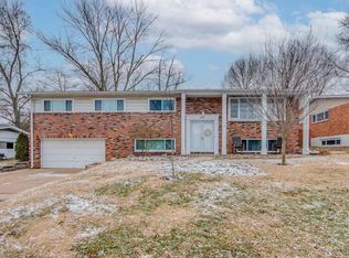 1208 Fieldhurst Dr, Ballwin, MO
