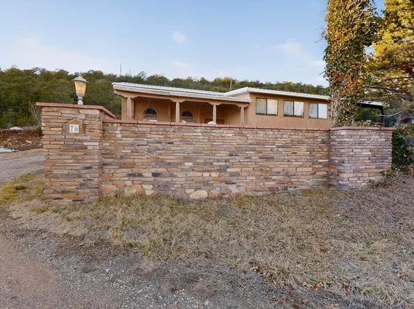 76 Canoncito Rd, Cedar Crest, NM 87008