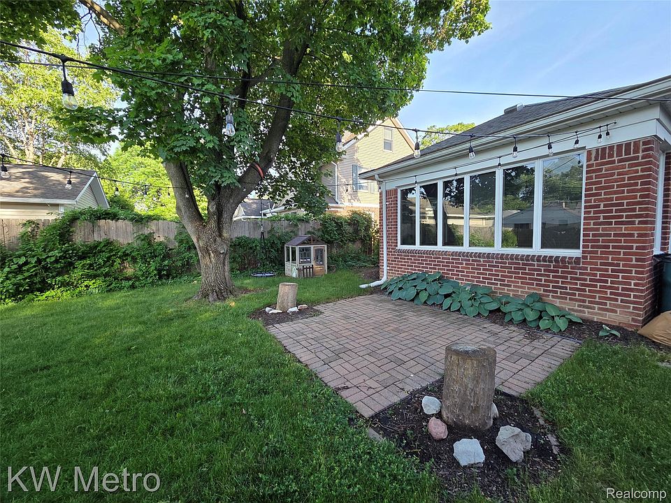 122 Jeffrey Ave, photo 16