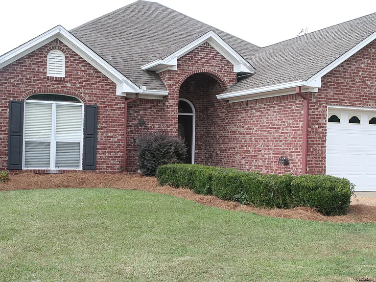 106 Prewitt Cir — Photo 2