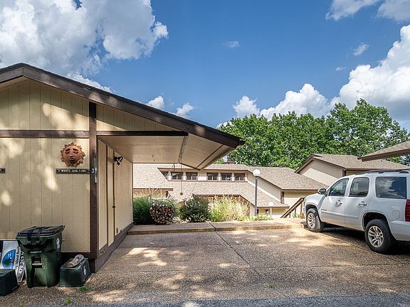 2nd image of 3 White Oak Ln